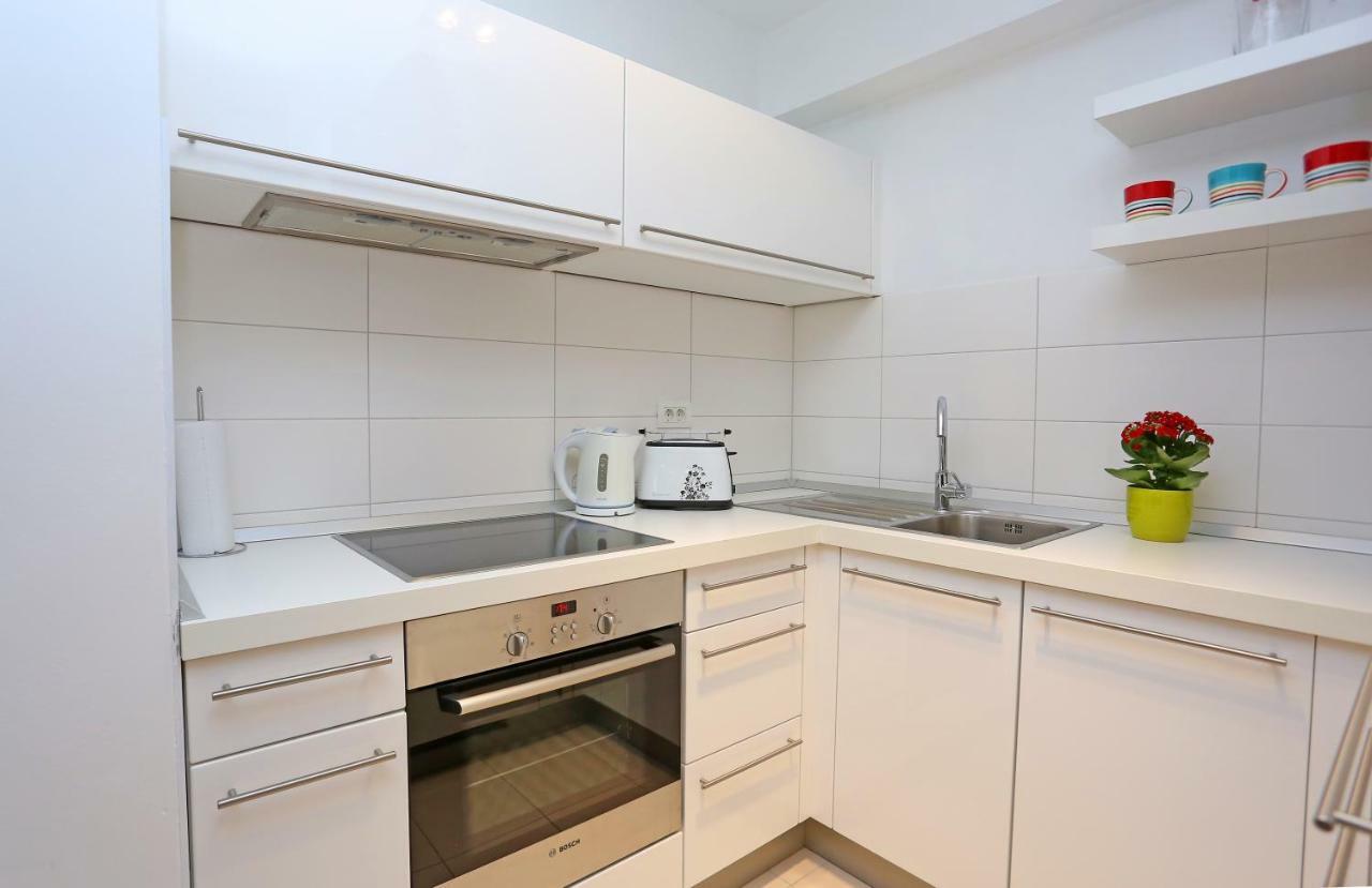 Luxury Apts Leone Split Centre Екстериор снимка