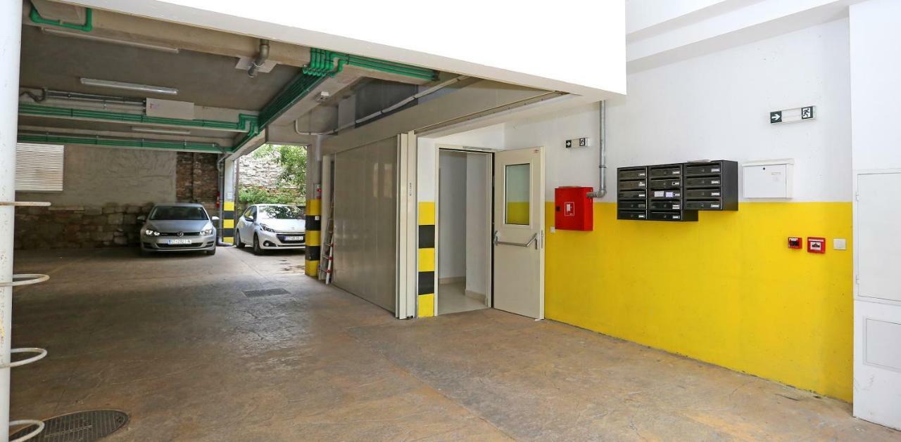 Luxury Apts Leone Split Centre Екстериор снимка
