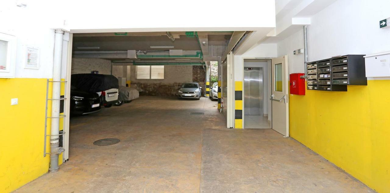 Luxury Apts Leone Split Centre Екстериор снимка