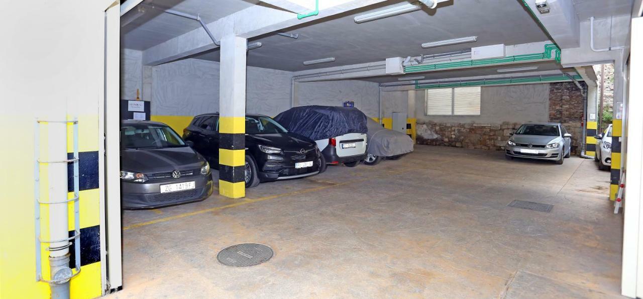 Luxury Apts Leone Split Centre Екстериор снимка