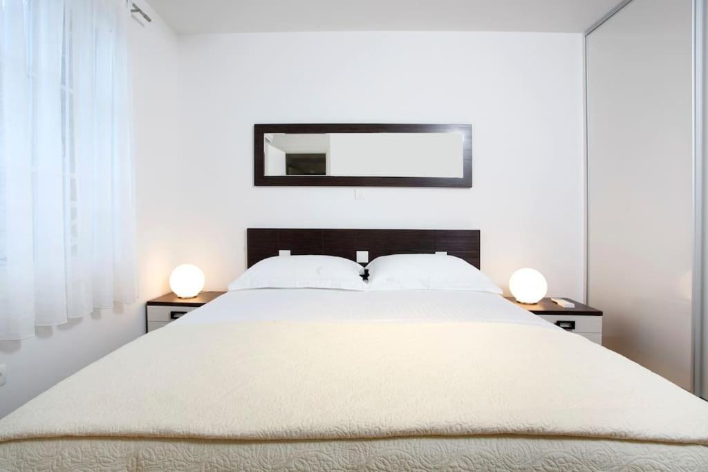 Luxury Apts Leone Split Centre Екстериор снимка